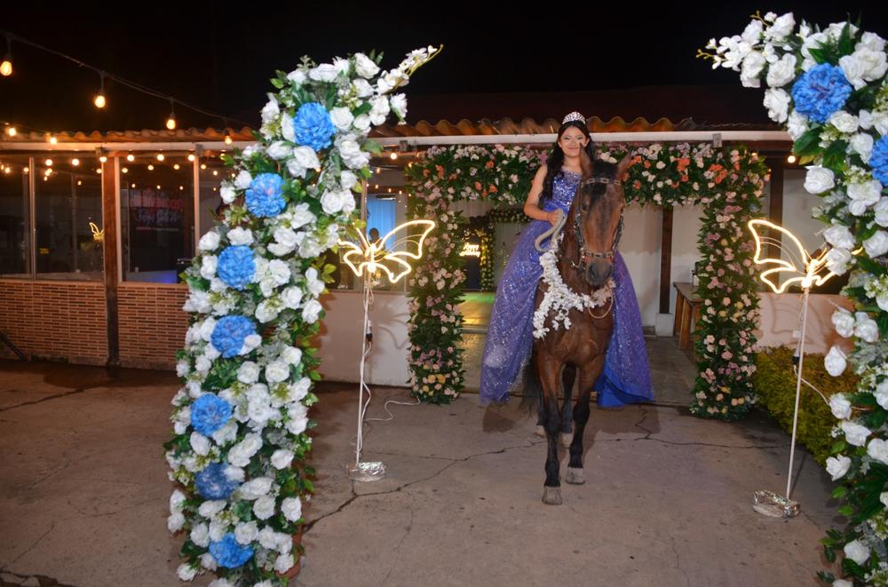 Entrada de Quinceañera a Caballo Festejos Santaella